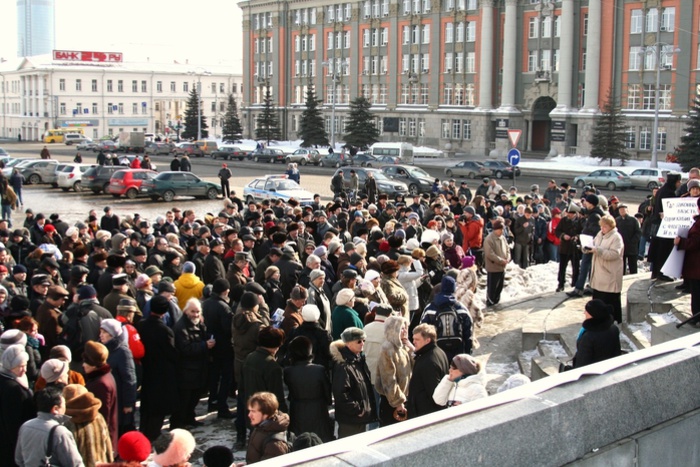 Эсеры собрали на митинге 50 тыс. подписей против реформы транспортной схемы