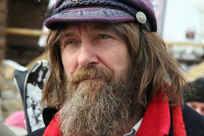 Федор Конюхов на весельной лодке попал в 12-балльный шторм в Тихом океане