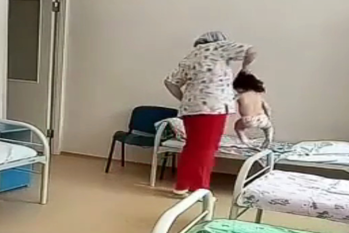 В Новосибирске медсестра туберкулезной больницы таскала ребенка за волосы