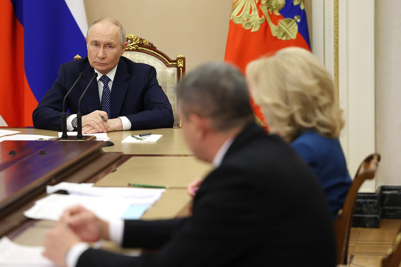 ФСБ: телефоны российских чиновников заражены шпионскими программами
