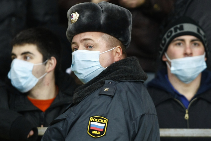 Для зрителей боя Поветкина в Екатеринбурге из-за кори закупили 15 тысяч масок