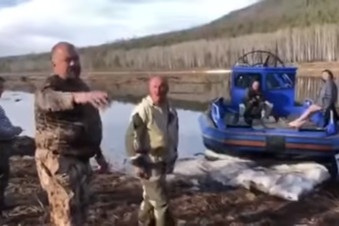 В Иркутской области мэр города поймал своих заместителей при попытке поджечь лес