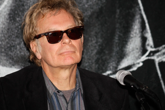 Британский профессор решил на год перевоплотиться в Дэвида Боуи