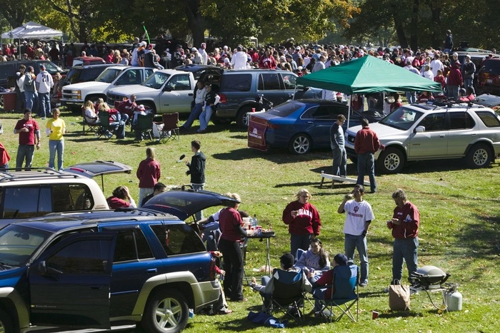 За парковку на газонах введут новый единый штраф