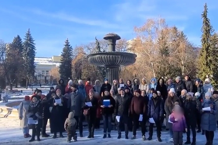 Свердловские полицейские пришли к многодетной матери из-за жалобы Путину на QR-коды