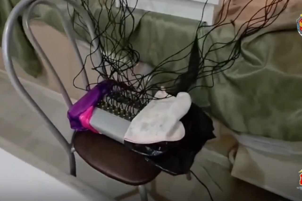 «Изъяли около 200 сим-карт». Связиста мошенников задержали на Урале