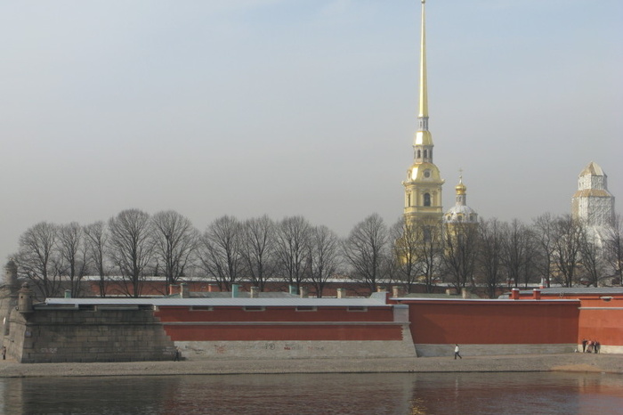 В Петербурге мать с трехмесячным ребенком выпрыгнула из окна 7-го этажа