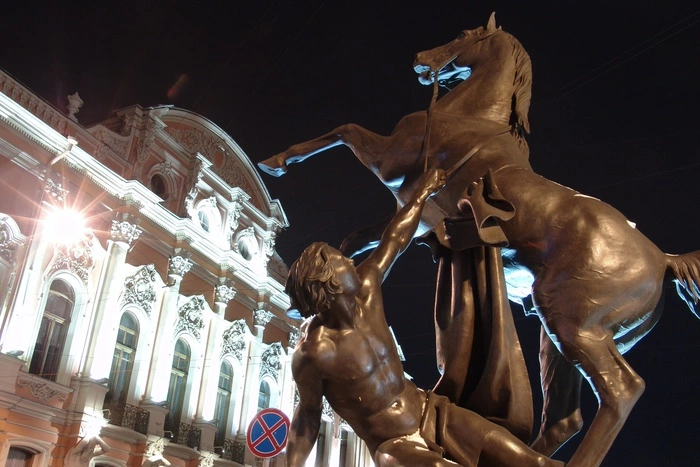 В Петербурге утонул купавшийся под мостом Кадырова мужчина