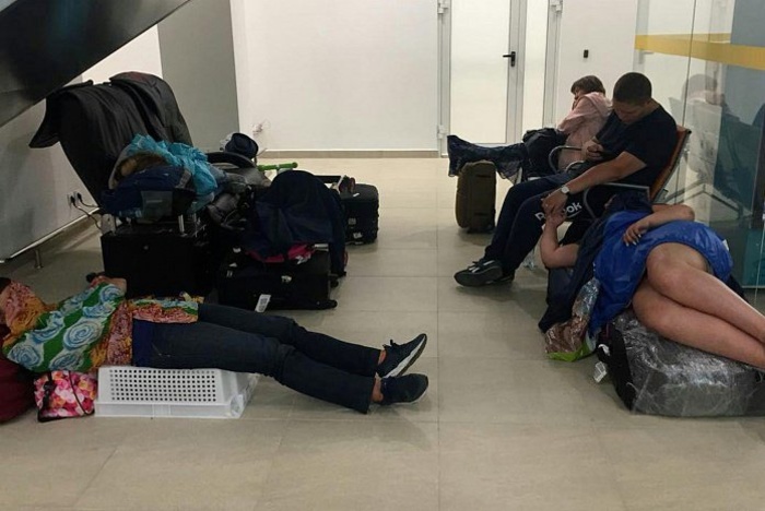 Пассажиры экстренно севшего в Волгограде рейса шокированы «приемом» в аэропорту