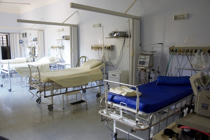 Коронавирус никуда не ушёл: реанимации ковидных госпиталей в Екатеринбурге заполнены