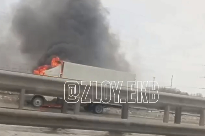 На Россельбане загорелась «Газель»