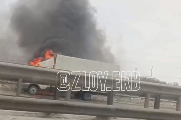 На Россельбане загорелась «Газель»