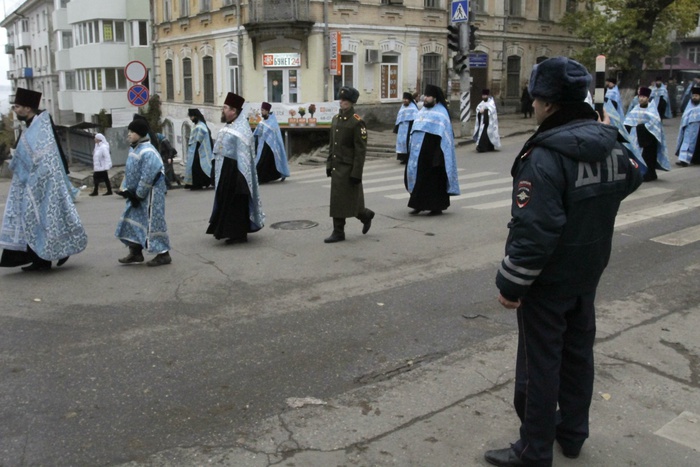 В Екатеринбурге прошел крестный ход в честь святой великомученицы Екатерины