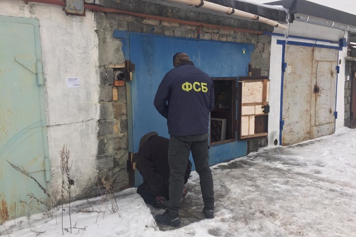 В Свердловской области злоумышленники пытались сбыть десятки боеприпасов и оружие
