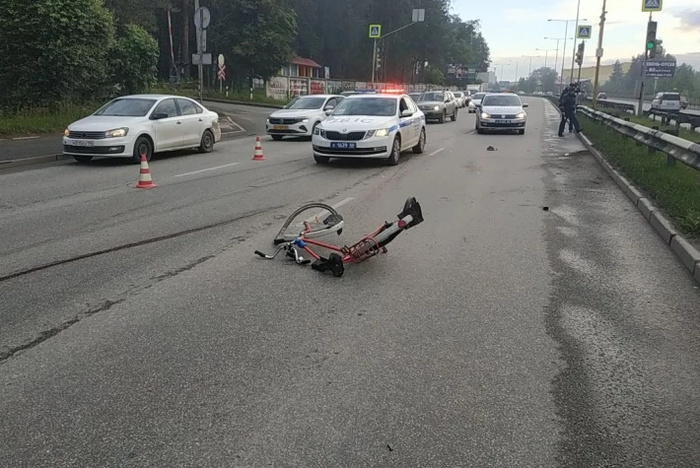 В Екатеринбурге насмерть сбили велосипедиста