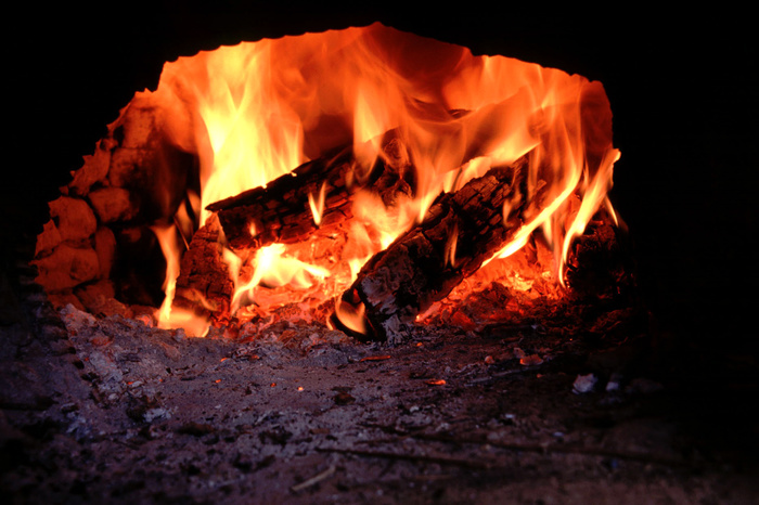 Пятеро детей и их мать угорели из-за неправильно затопленной печи на Урале