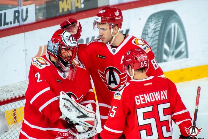 «Автомобилист» вырвал победу у «Авангарда» в овертайме.