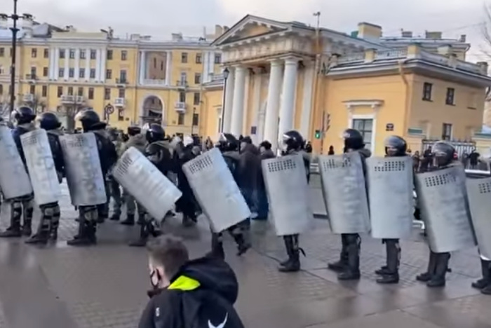МВД призвало не посещать площади в местах проведения акций Навального