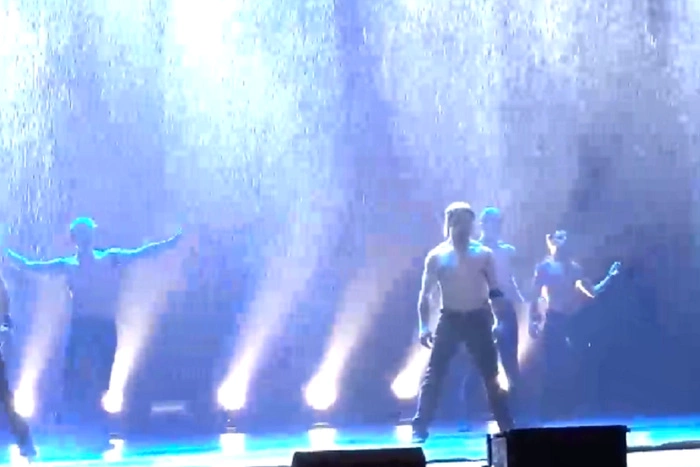 Екатеринбурженки раскупили все билеты на «мокрое» шоу с обнаженными мужчинами