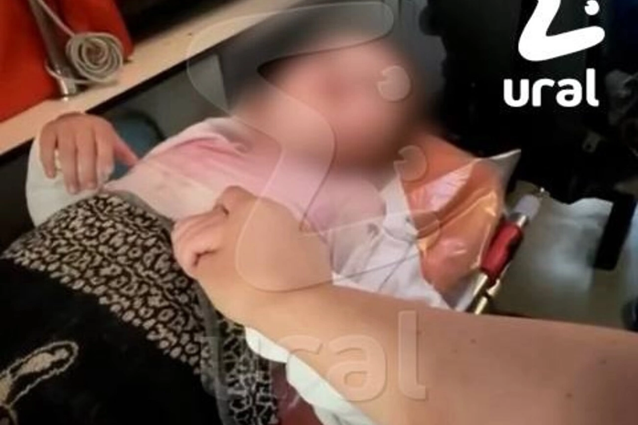 В Екатеринбурге шкаф упал на 5-летнюю девочку, сломав ей позвоночник в четырёх местах