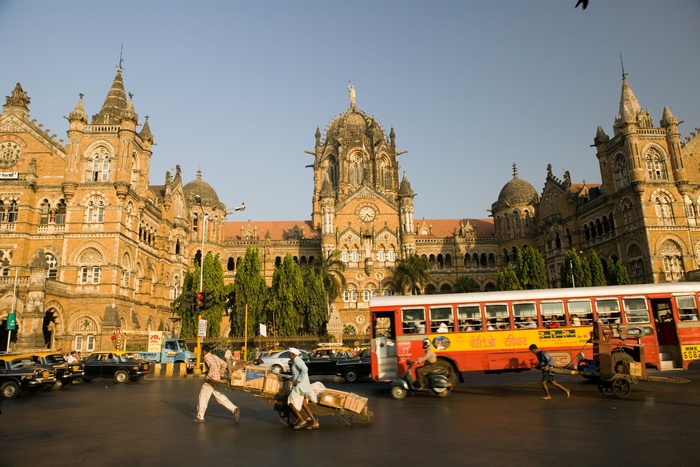 Туристам в Мумбаи запретили делать селфи в опасных местах
