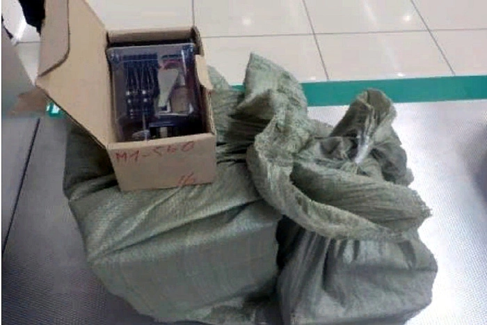 На кольцовской таможне задержан контрабандист с 4 мешками реле для тепловозов