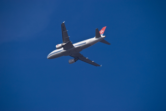 Пилот авиакомпании Air Malta «нарисовал» в небе два сердца