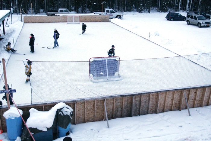 Где в городе покататься на коньках и поупражняться с клюшкой и шайбой бесплатно