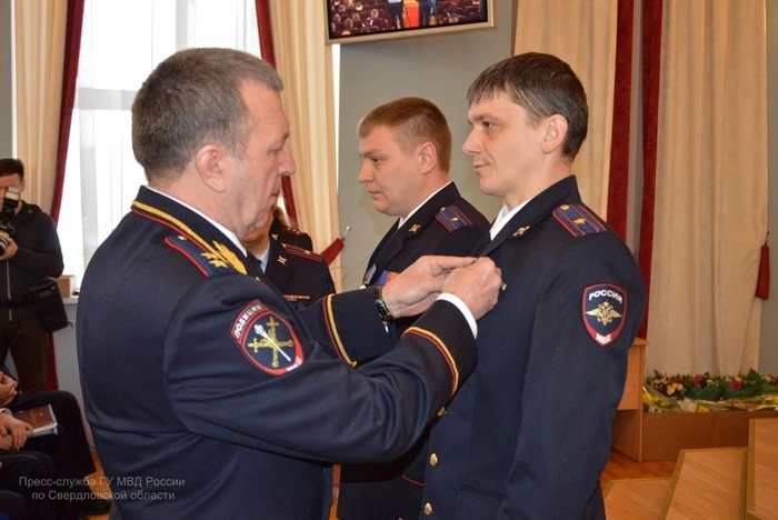 Пятьдесят пять свердловских полицейских поощрены по итогам работы в 2017 году
