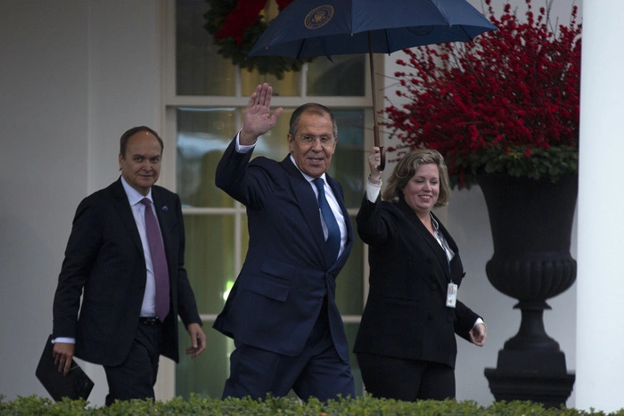 Лавров заявил об отсутствии решения Трампа приехать на парад Победы