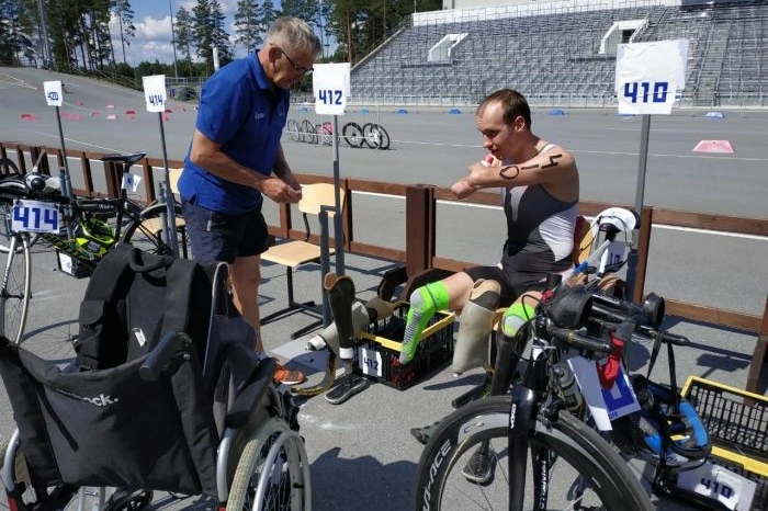 Михаил Асташов, свердловский паратлет без рук и ног, выступит на Паралимпиаде в Токио
