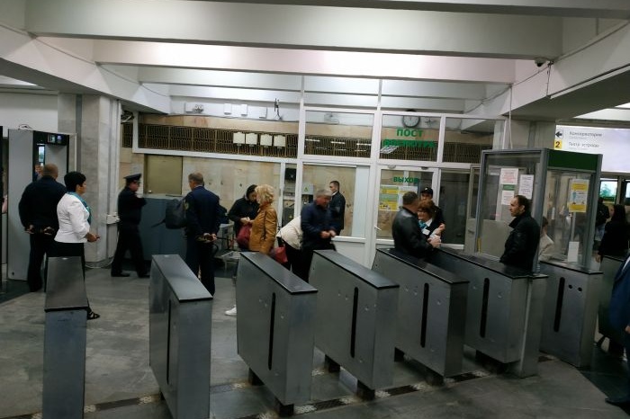 Женщина засудила Екатеринбургский метрополитен за травму колена в турникете