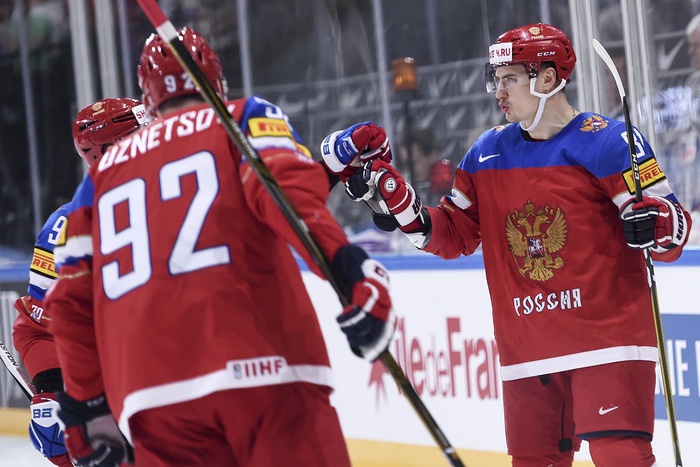 Сборная России разгромила чехов и вышла в полуфинал ЧМ по хоккею