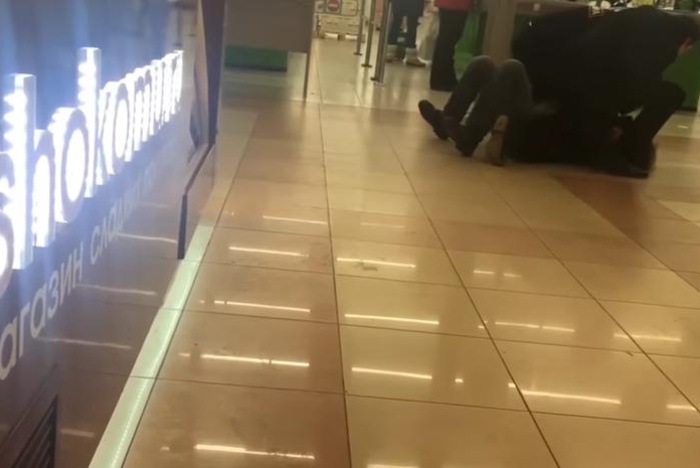 Вор устроил драку в одном из торговых центров Екатеринбурга