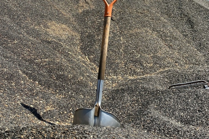 В свердловском городе заживо закопали рабочего. Он умер в больнице