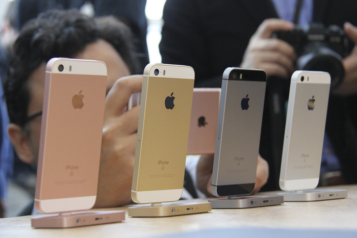 Власти США заявили о возможности взлома iPhone террориста без участия Apple