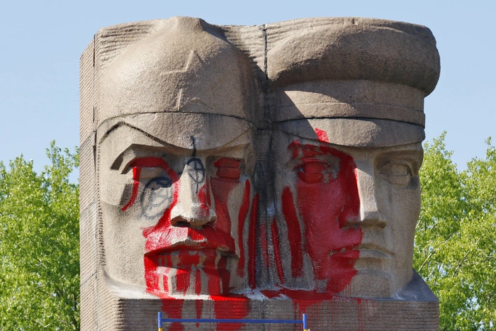 Foreign Policy: Украинский учёный переписывает историю с согласия Порошенко