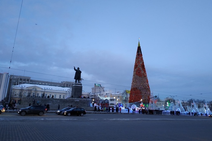 Площадь 1905 года екатеринбург сегодня