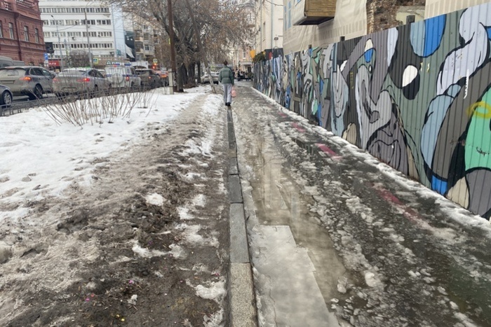 Власти Екатеринбурга сообщили, что этой весной не будет грязи. И вот почему