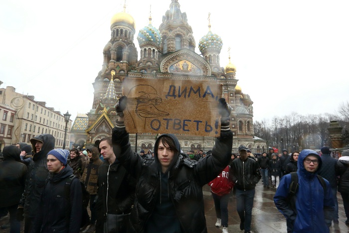 Кремль ответил на вопрос об отказе телеканалов освещать акции протеста