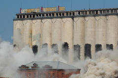 Под разрушаемым зданием ЕМЗ находится секретный бункер