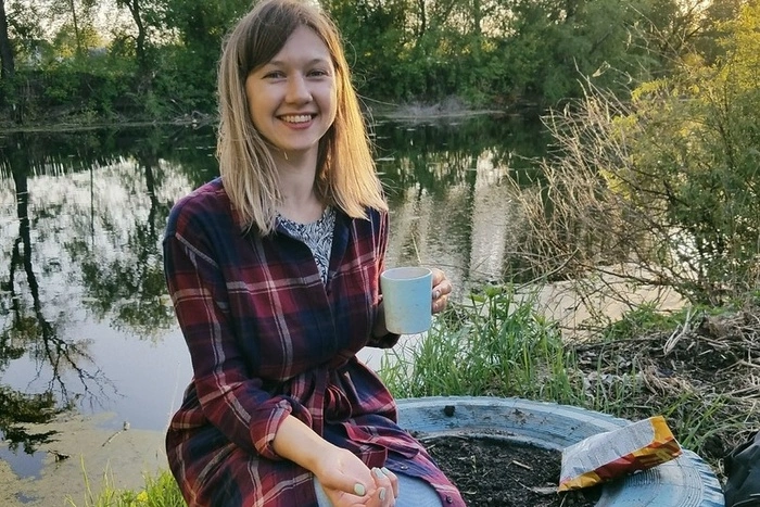 Екатеринбурженку обвинили в экстремизме за репост клипа в соцсети