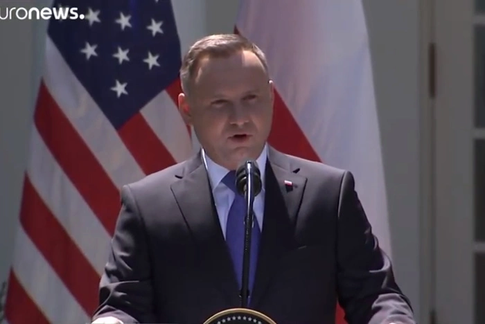 Песков обвинил президента Польши в ненависти после слов о «ненормальной» России