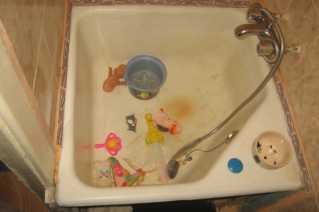В Новоуральске годовалая малышка без присмотра утонула в ванной