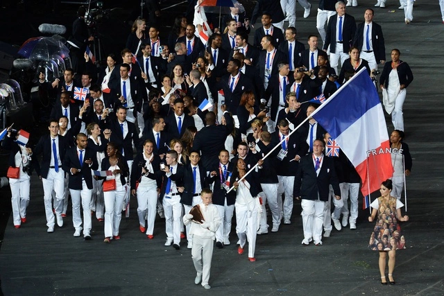 В Екатеринбург летит французский посол