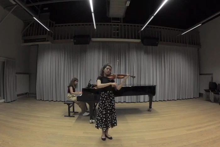 «По факту рождения». Итальянский конкурс выдвинул российским скрипачкам новое условие участия