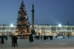 Петербуржцы захотели искусственную ёлку на Дворцовой площади