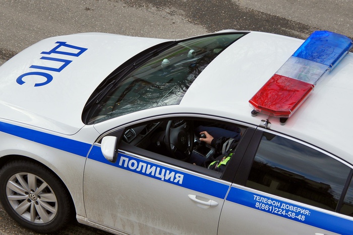 Уралец получил два года условно за издевательство над полицейским автомобилем