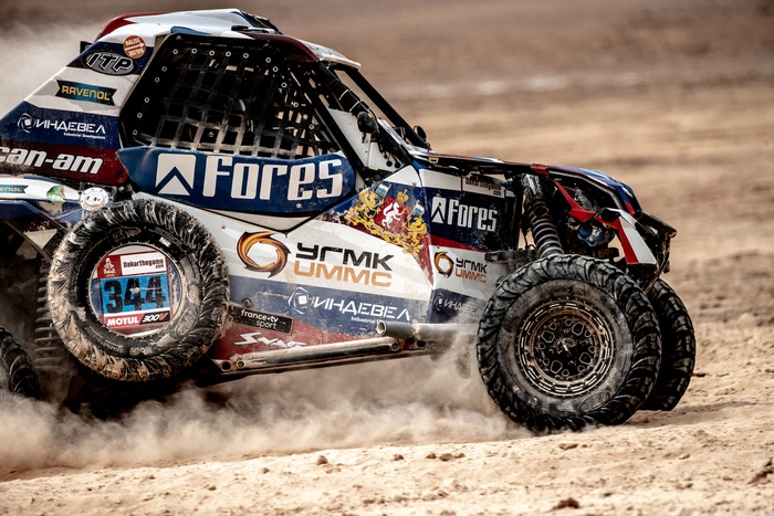 Сергей Карякин вышел в лидеры гонки в Дакаре после четырёх этапов