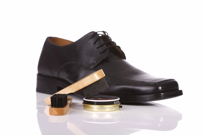 В нижнетагильскую колонию пытались передать 19 сим-карт в обувной щетке (ФОТО)